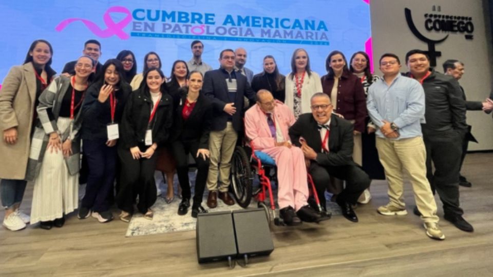 Fernando Guisa, galardonado por su labor social en salud femenina en México.