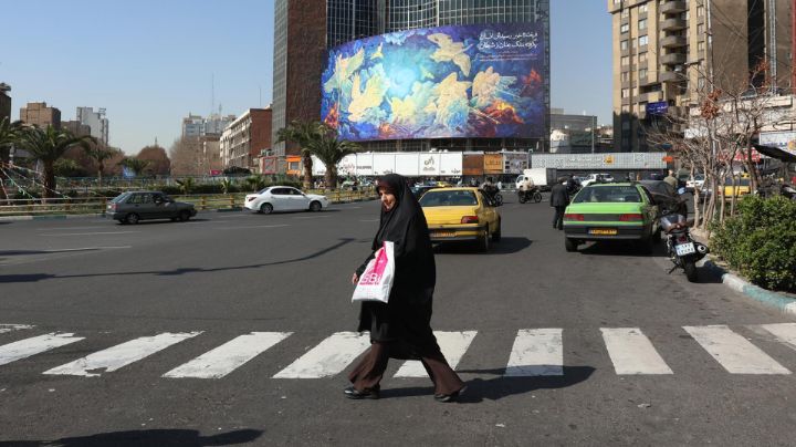 Diplomáticos salen de Irán ante posible ataque estadounidense