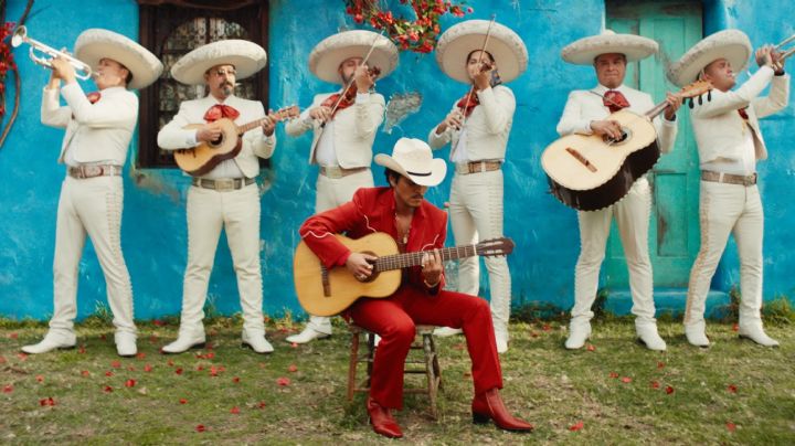 Bruno Mars estrena video del tema 'Risk it all' acompañado de mariachi