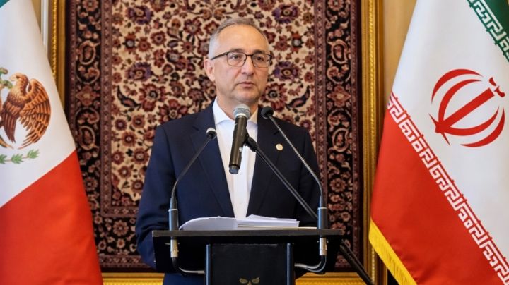 'Jamanei vive y planea venganza', asegura embajador iraní en México