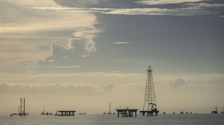 Alista EU licencias para extraer petróleo venezolano