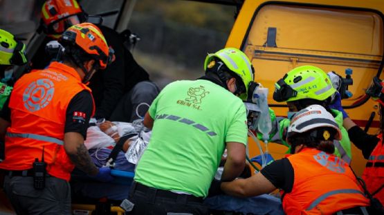 Trasladan en helicóptero a embarazada con complicaciones desde Doctor Arroyo