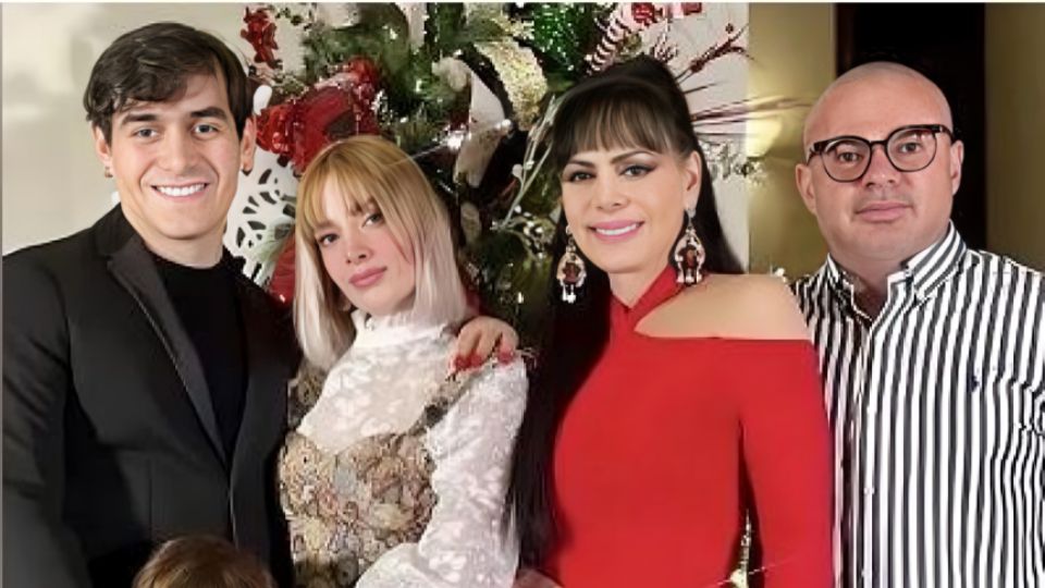 Maribel Guardia junto a su familia en navidad