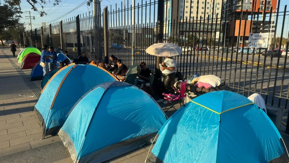 Seguidores de Humbe ya se encuentran listos para el concierto de este sábado.