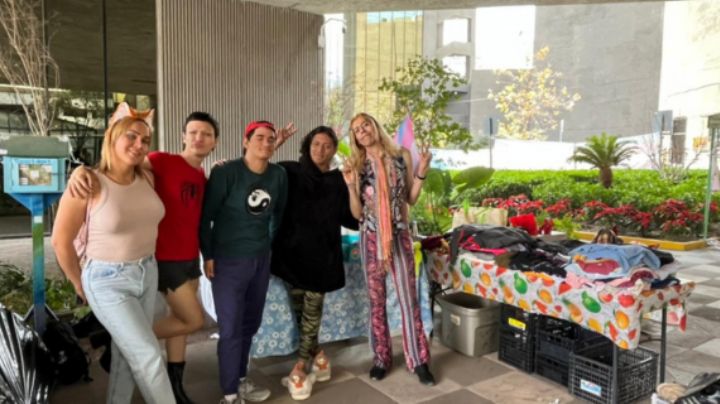 Activistas LGBTQ+ instalan mercado solidario frente al Congreso de Nuevo León