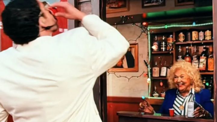 Quién es Toñita, la mujer que apareció con Bad Bunny en el Medio Tiempo del Super Bowl