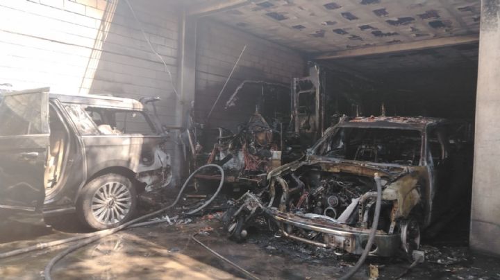 Incendio consume parte de edificio de departamentos en Monterrey