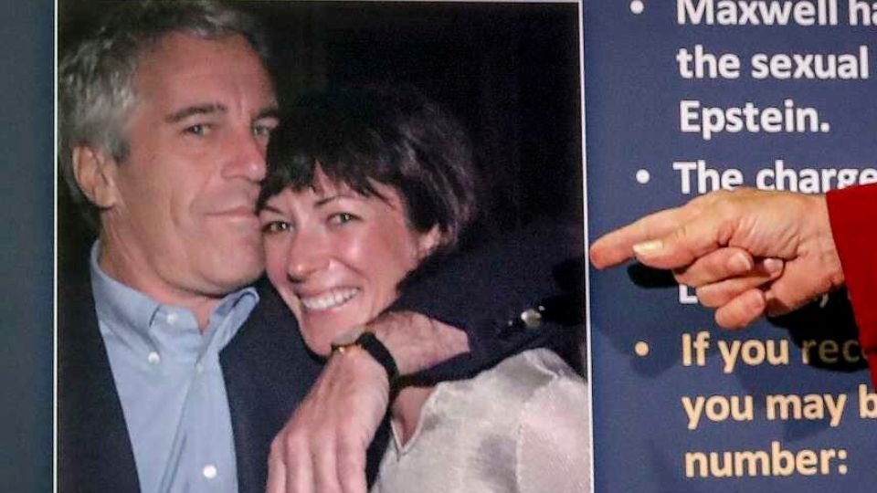 Ghislaine Maxwell está dispuesta a declarar ante el Congreso de EU a cambio de un indulto de Trump.