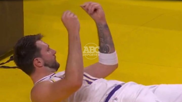 NBA multa a Luka Doncic con 50.000 dólares por el gesto de dinero que hizo a un árbitro