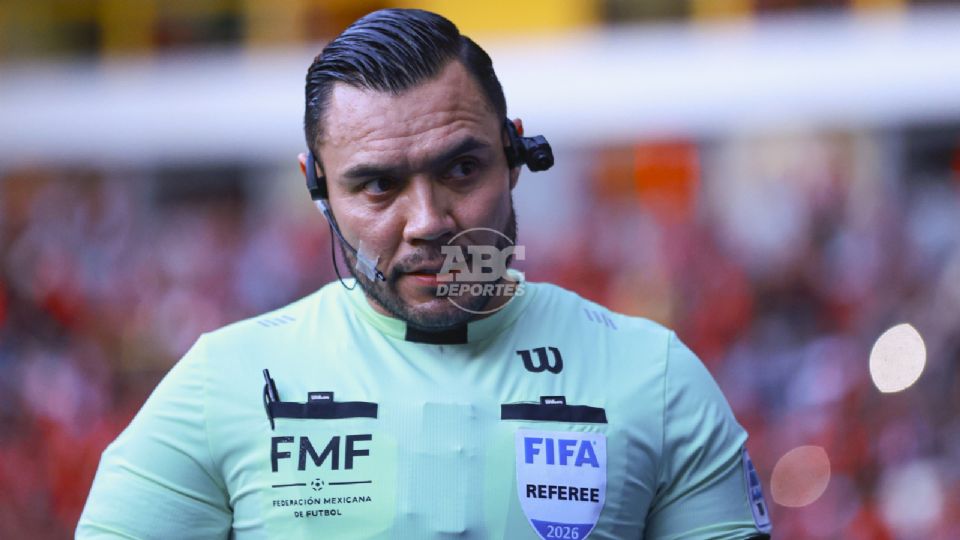Árbitro Marco Antonio Ortiz recibe amenazas tras Clásico Tapatío