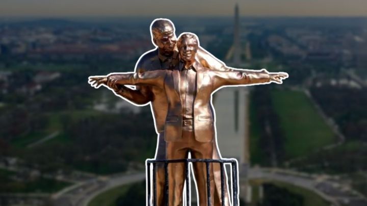 Instalan estatua de Trump y Epstein recreando escena de Titanic