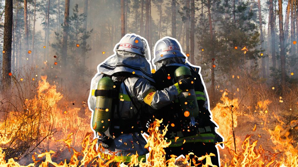 Bomberos de Guadalupe realizaron labores para sofocar el incendio.