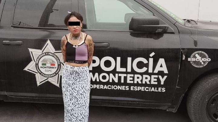 Mujer detenida en Centro de Monterrey con 276 envoltorios con droga