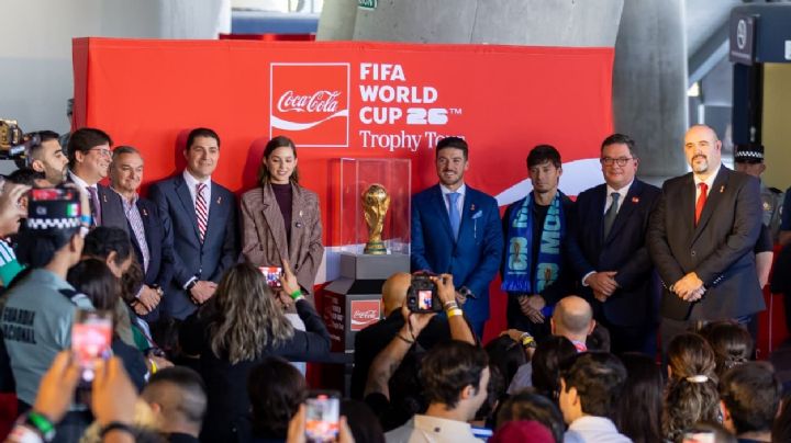 Monterrey recibe el Trofeo de la Copa del Mundo con David Silva como invitado de honor