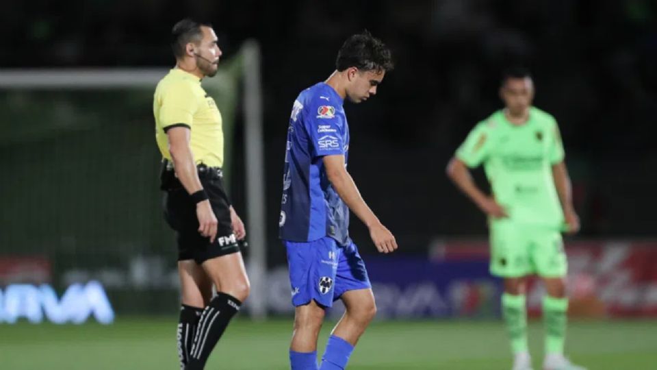 Iker Fimbres cuestiona decisión arbitral tras publicar la jugada que lo dejó lesionado