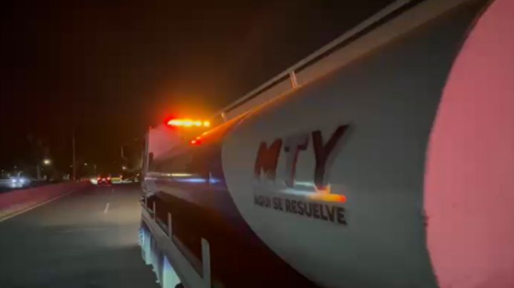 Se incendia lecho del río Santa Catarina, en Monterrey