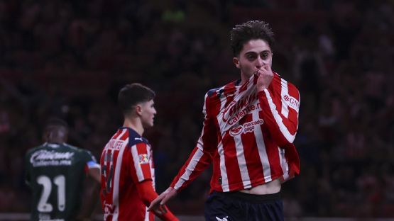 Liga MX: Chivas golea 5-0 a León y llegará como superlíder al juego contra Rayados
