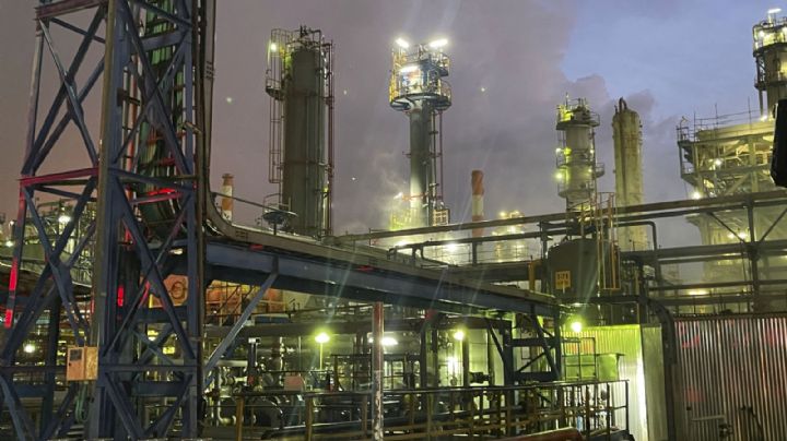 Misil iraní alcanza a refinería en Israel; reportan daños en red eléctrica