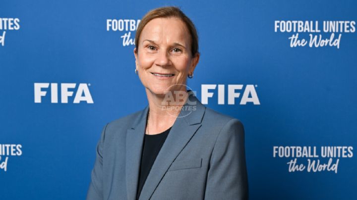 FIFA obligará a incluir mujeres en cuerpos técnicos del futbol femenil
