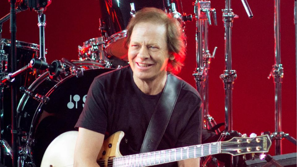 Stevie Young, guitarrista rítmico de AC/DC | Facebook / AC/DC