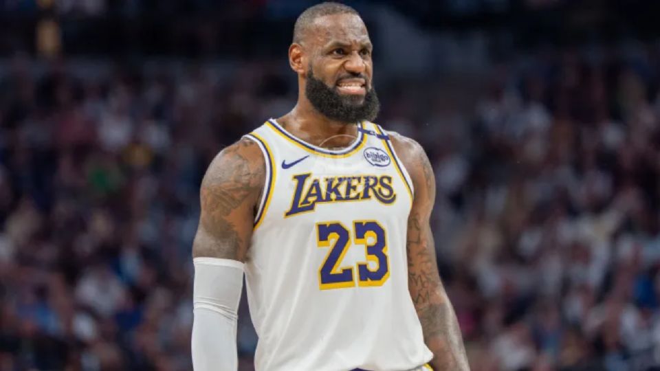 LeBron James iguala a Robert Parish con el récord de más partidos en la NBA