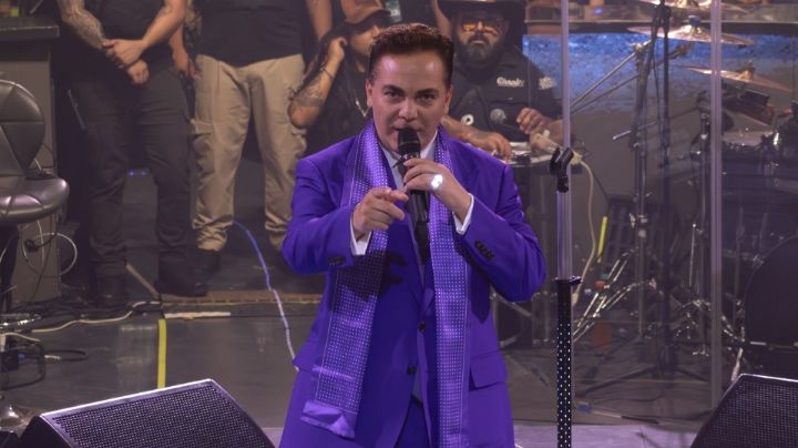 Hechiza Cristian Castro a regios con noche llena de éxitos