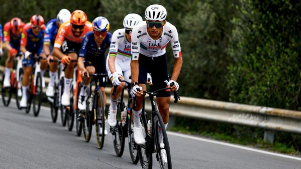Isaac del Toro colabora en el triunfo de Tadej Pogacar en la Milano-San Remo 2026
