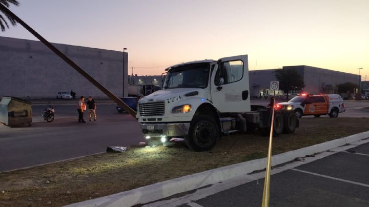 Muere hombre tras impactar su tractocamión contra una caseta en Guadalupe