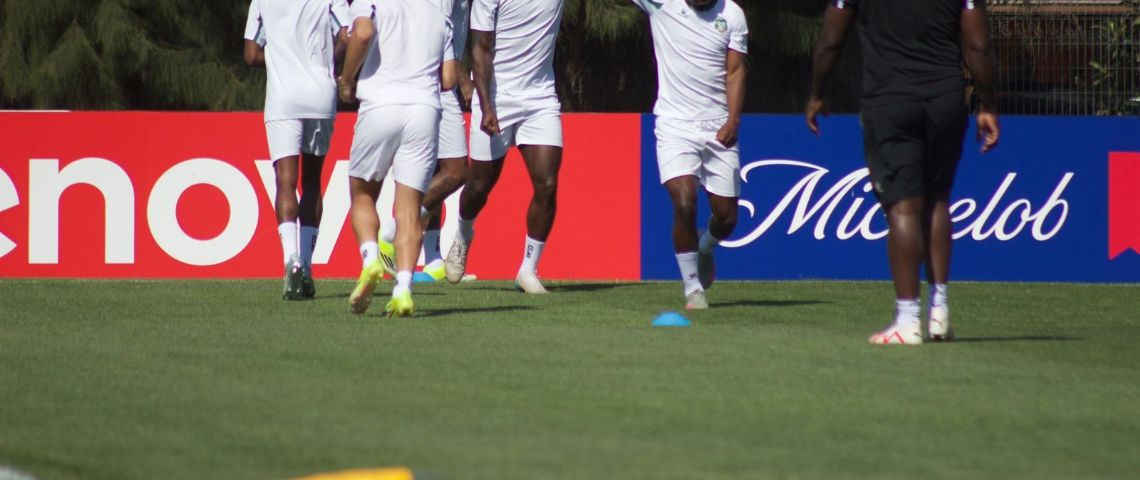 Surinam entrena con 33°C en Monterrey previo a la Reclasificación Intercontinental contra Bolivia