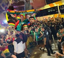Serenata boliviana en Monterrey: afición arropa a su selección antes del Repechaje