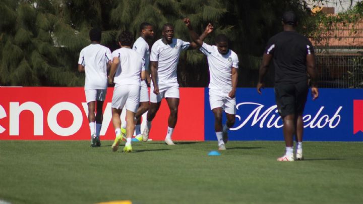 Surinam entrena con 33°C en Monterrey previo a la Reclasificación Intercontinental contra Bolivia