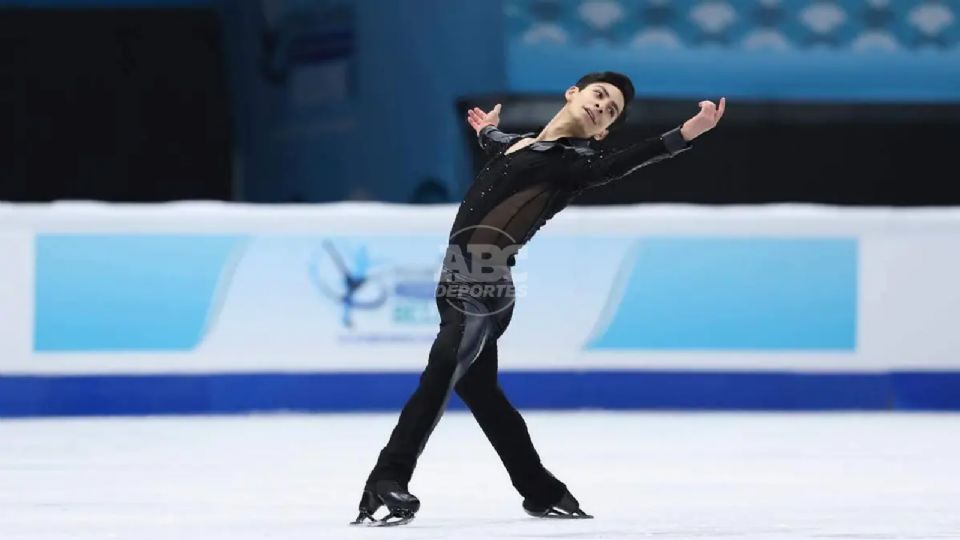 Donovan Carrillo compite en el Mundial de Patinaje Artístico 2026 en Praga