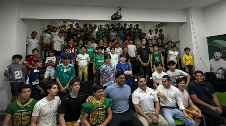 Isaac Alarcón inspira a la nueva generación rumbo a la NFL