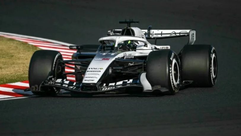 GP de Japón: Sergio Pérez finaliza puesto 20 en la P2 tras rodar media sesión por choque con Albon