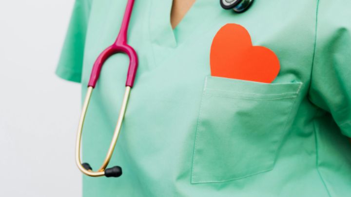 IMSS NL convoca a personal médico y de enfermería a oportunidad laboral, ¿Cuáles son los requisitos?