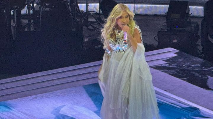 Conquista Yuri regios con noche llena de éxitos y nostalgia