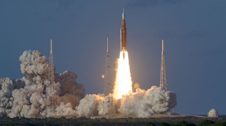 Despega Artemis II con rumbo a la órbita de la Luna