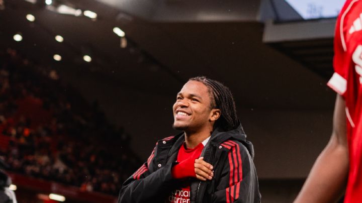 Ngumoha guía al Liverpool y enciende la ilusión antes de enfrentar al PSG