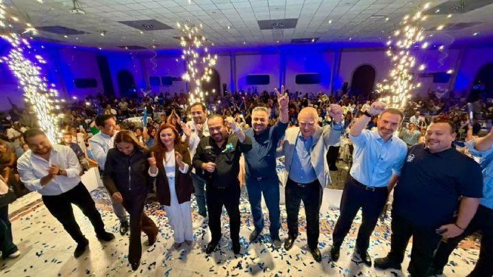Adrián de la Garza se reúne con panistas de Santa Catarina