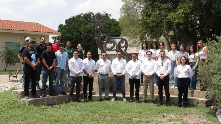 UANL entrega 89 paneles solares y becas en la Facultad de Ciencias Forestales