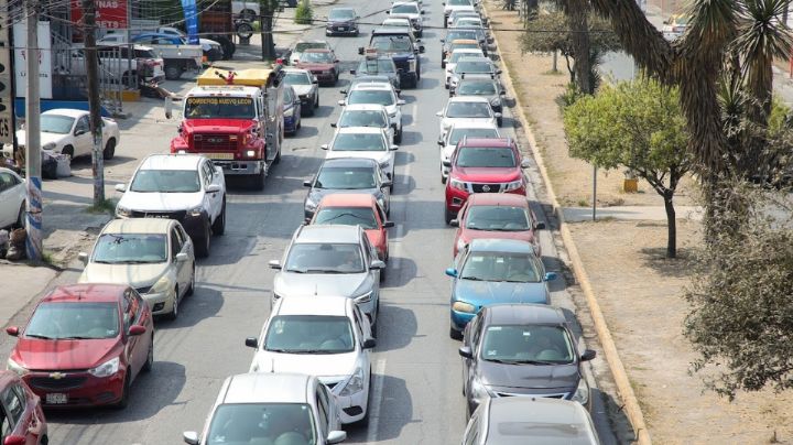 Nuevo León aprueba permiso turístico gratuito para autos foráneos con vigencia de 30 días