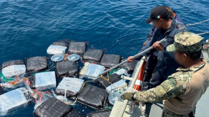 Interceptan embarcación con una tonelada de cocaína y 6 extranjeros en Chiapas