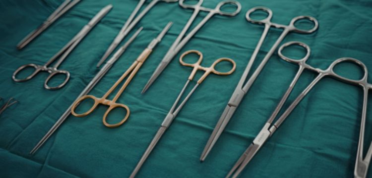 Hombre entra a cirugía de rutina y muere: médico le quitó el órgano equivocado