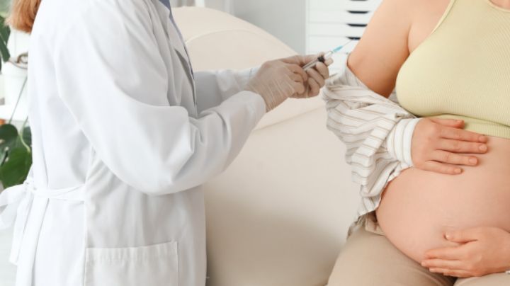 Anuncian nueva vacuna para mujeres embarazadas en México