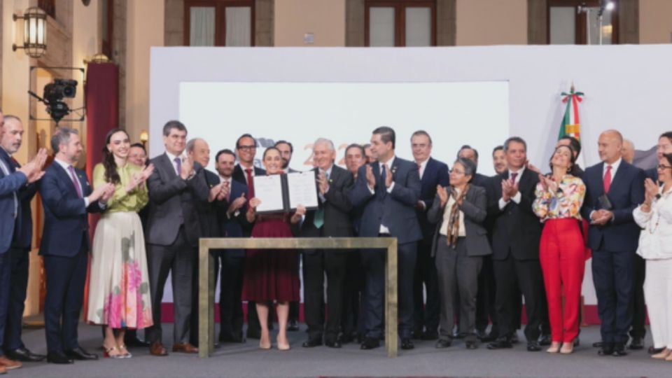Firma de acuerdo voluntario para aumentar las compras de acero hecho en México por parte de sector público.