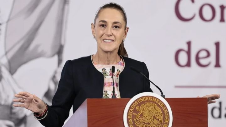 En pleno Día del Niño, Sheinbaum rinde homenaje a la maestra que marcó su formación