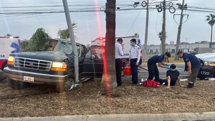 Accidente Vial deja a un adolescente sin vida y dos lesionados en Apodaca