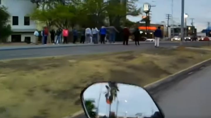 Bloquean Av. Raúl Salinas en Escobedo por falta de electricidad