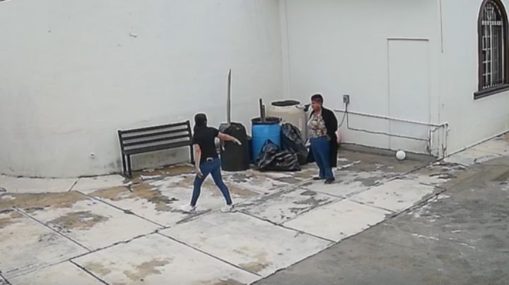 Iglesia en Cadereyta exhibe a mujer en situación vulnerable por orinar sus instalaciones