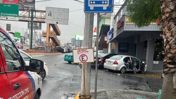 'Llueven' accidentes viales por pavimento mojado en Monterrey
